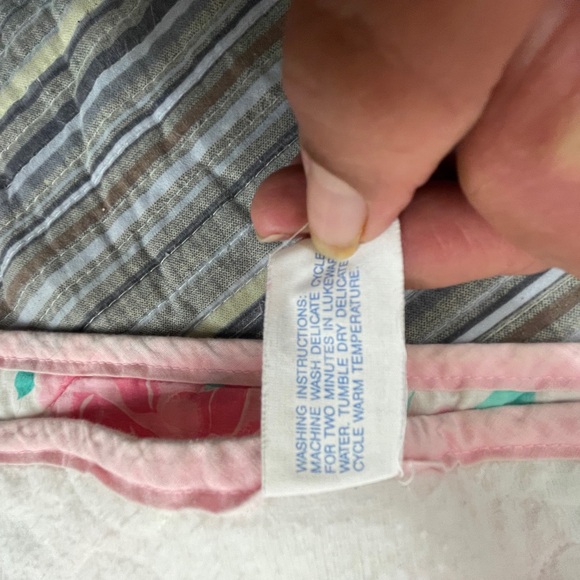 1993 Warner Bros. Gerber Tweety Quilt - Pink and Yellow - Picture 5 of 8